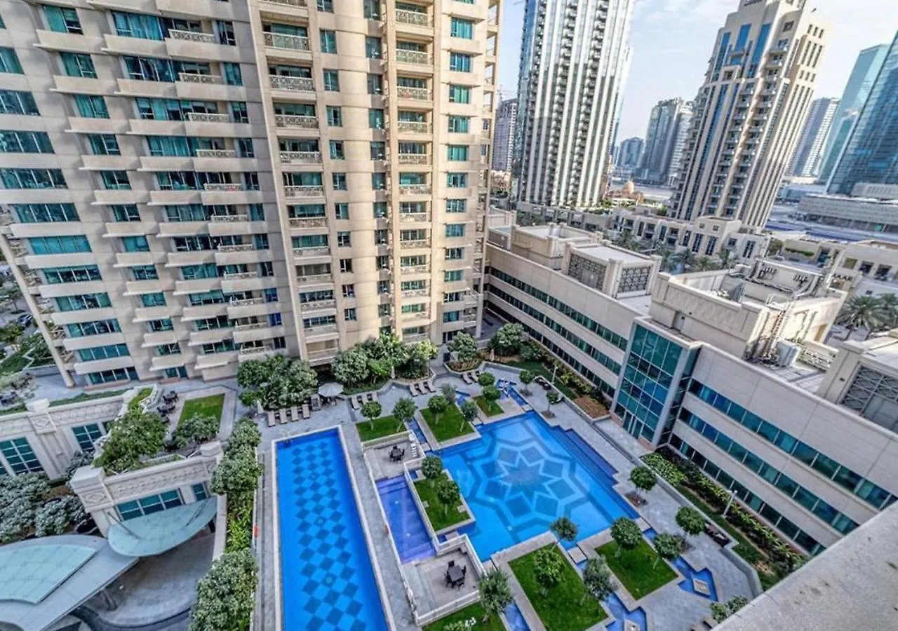 Signature Burj Khalifa View Residence دبي شقة