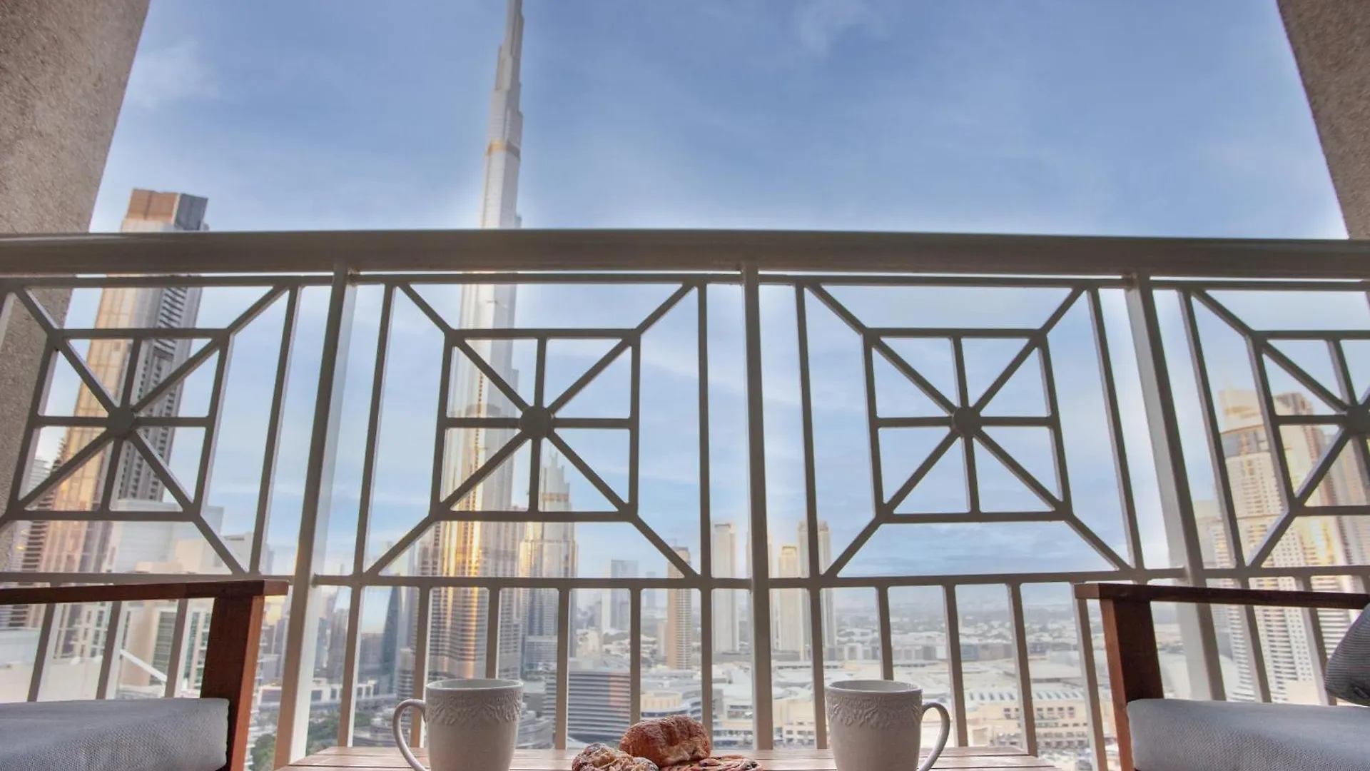 Signature Burj Khalifa View Residence دبي شقة
